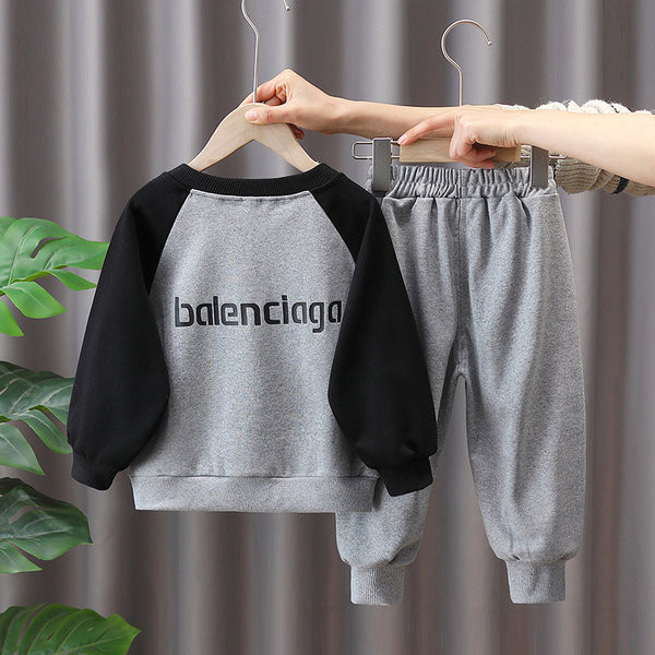 Komplet ležernih hlača i bluze s printom za dječake