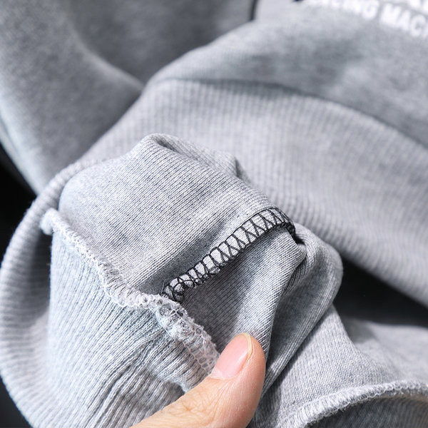 Komplet ležernih hlača i bluze s printom za dječake