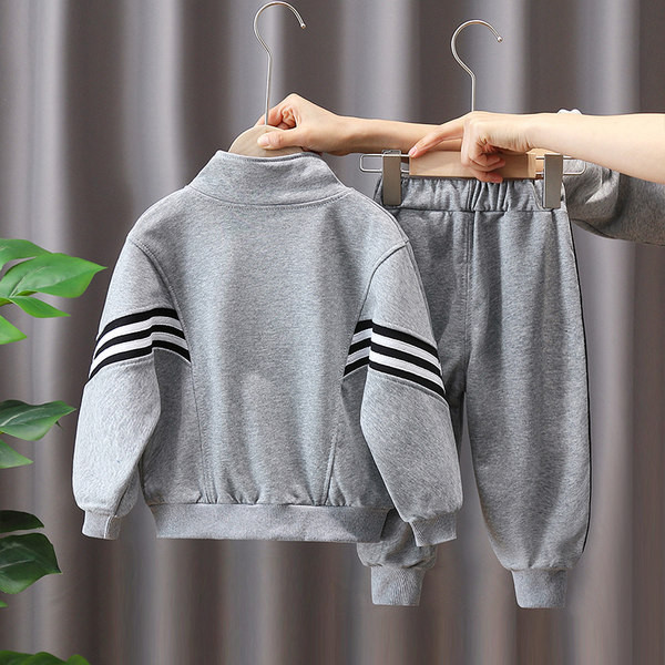 Gyermek őszi kétrészes ruha fiúknak