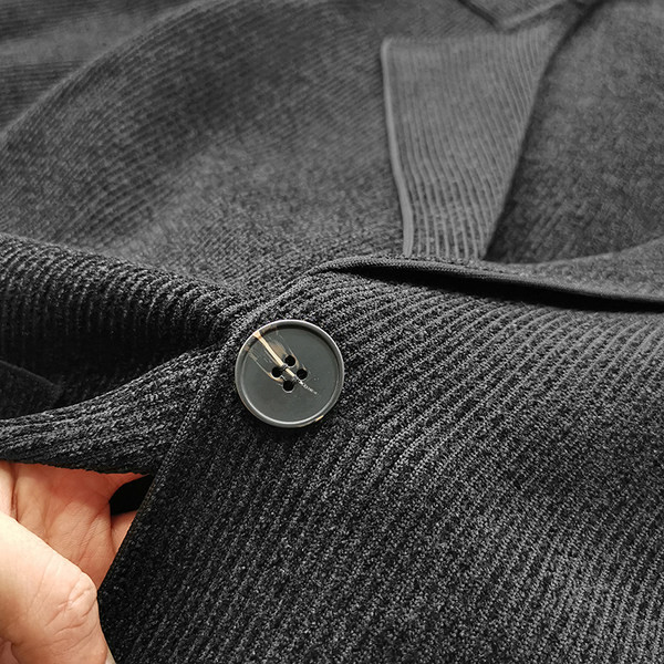 Dviejų spalvų vyriška liemenė su kišene