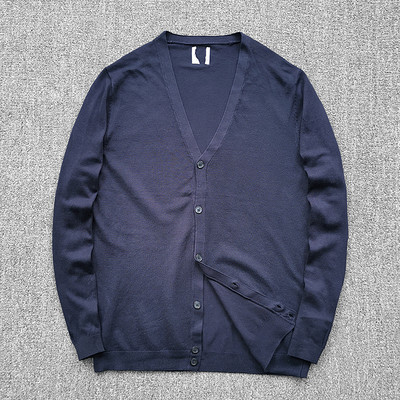 Vienspalvė vyriška liemenė su mygtukais