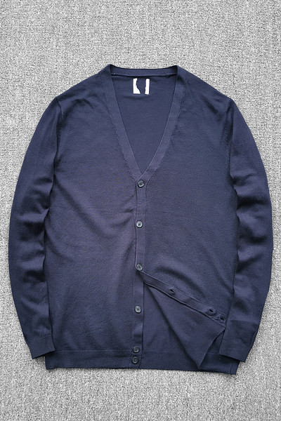 Vienspalvė vyriška liemenė su mygtukais