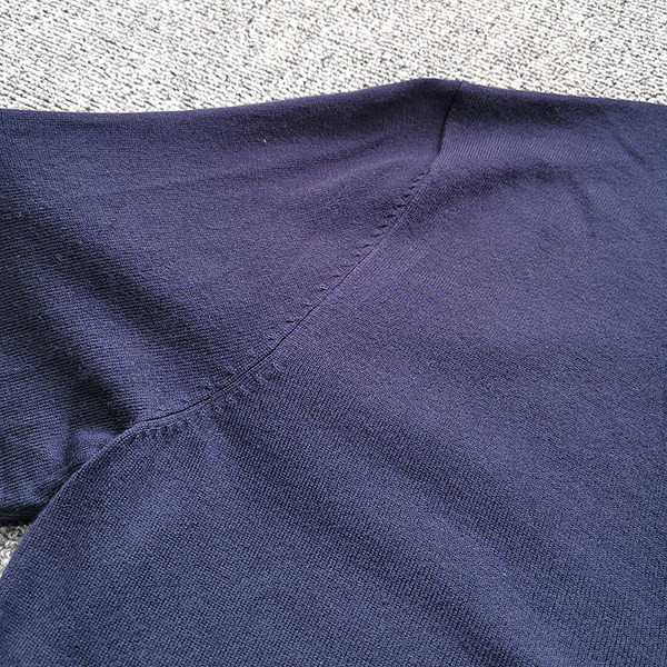 Vienspalvė vyriška liemenė su mygtukais