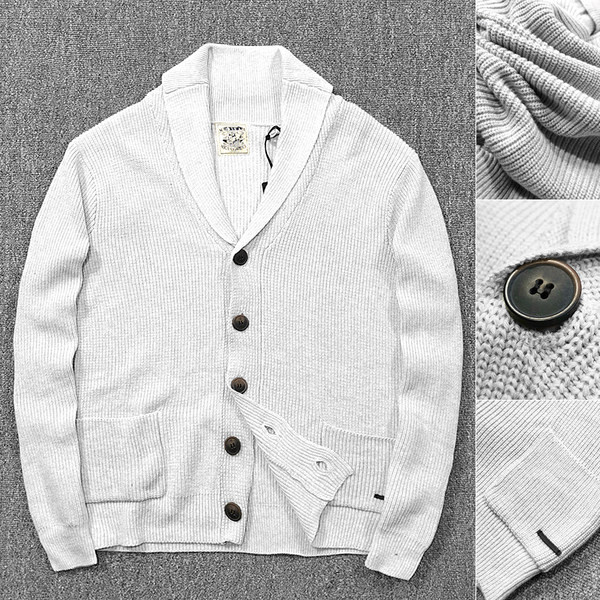 Vyriškas megztas megztas su sagomis ir kišenėmis