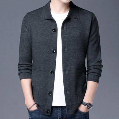 Muški prsluk s klasičnim ovratnikom i džepom