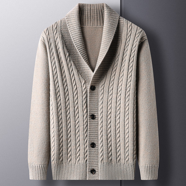 Meleg férfi kardigán vaskos kötéssel és gombokkal