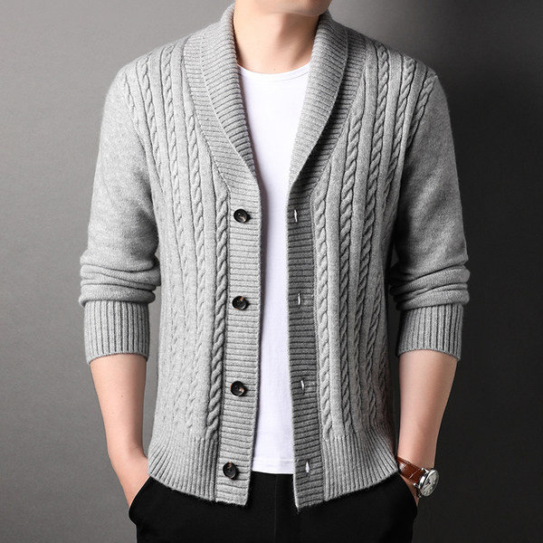 Meleg férfi kardigán vaskos kötéssel és gombokkal