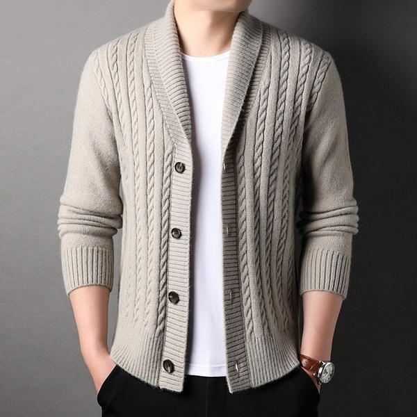 Meleg férfi kardigán vaskos kötéssel és gombokkal