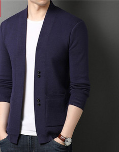 Jednobojni prsluk s kopčanjem i džepom za muškarce