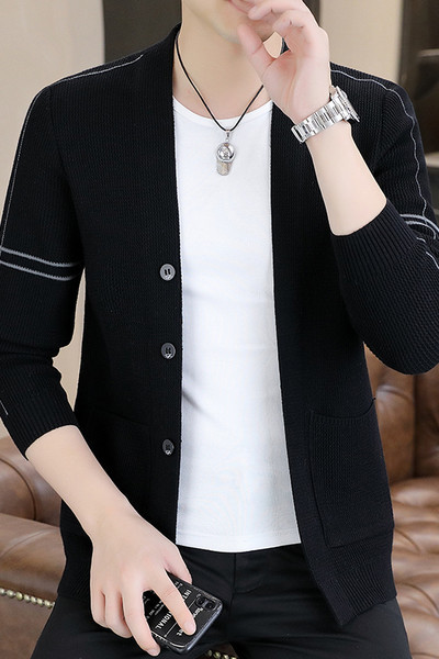 Trijų spalvų vyriška liemenė su sagomis