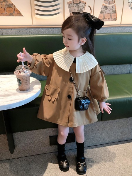 Dječja ležerna haljina s ovratnikom i džepom