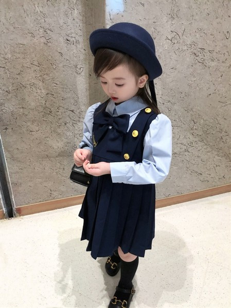 Modern gyerekruha szalaggal - kék színű