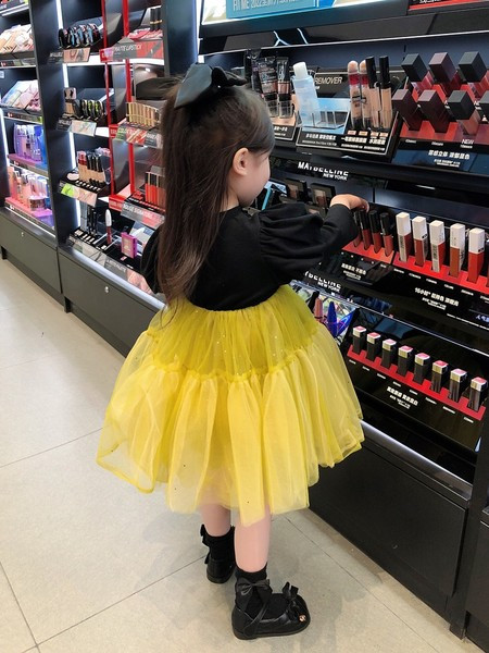 Rochie pentru copii la modă cu mâneci lungi