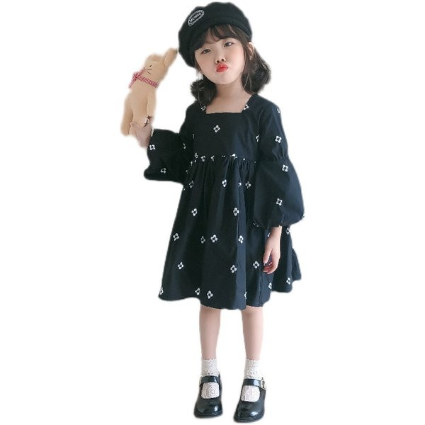 Rochie modernă decupată pentru copii cu decolteu pătrat