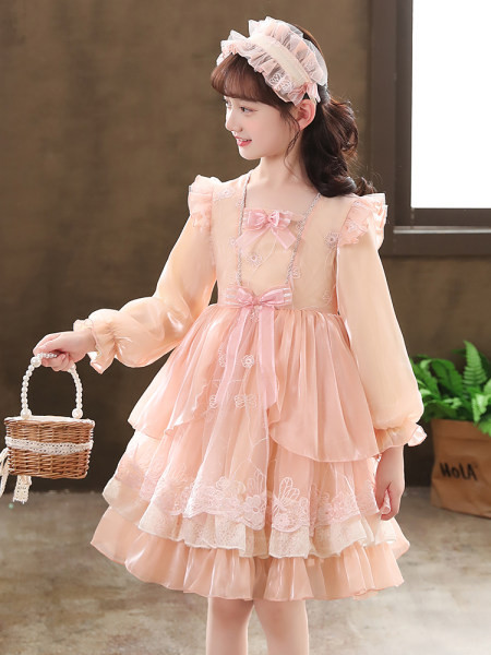 Naujo modelio rudeninė suknelė su kvadratine iškirpte ir kaspinu