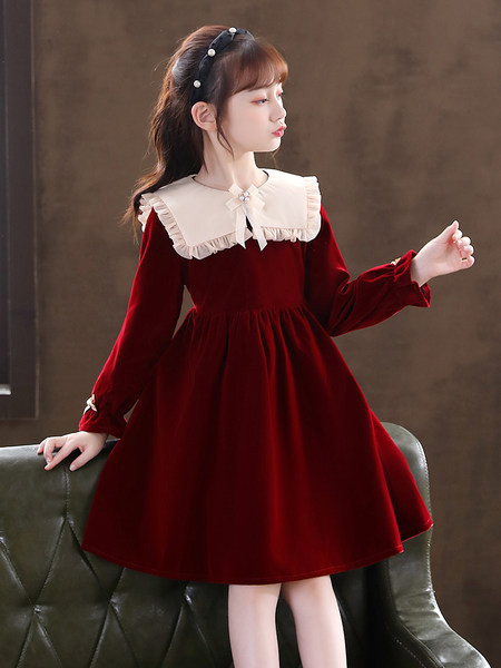 Divatos őszi ruha lányoknak szalaggal és gyöngy díszítéssel