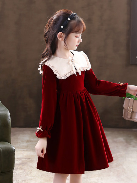 Divatos őszi ruha lányoknak szalaggal és gyöngy díszítéssel