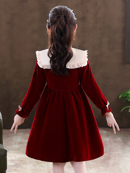 Divatos őszi ruha lányoknak szalaggal és gyöngy díszítéssel