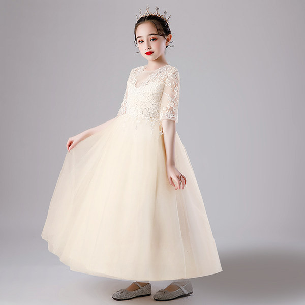 Elegantna dječja haljina s vezom