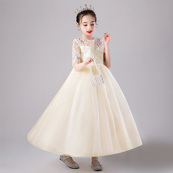 Elegantna dječja haljina s vezom