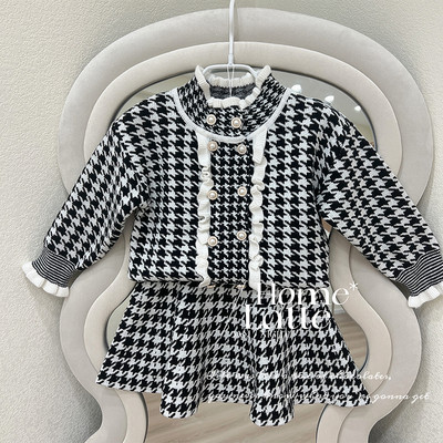 Dviejų spalvų vaikiška suknelė mergaitėms su sagomis