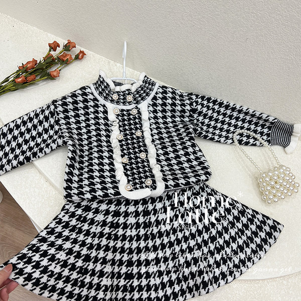 Dviejų spalvų vaikiška suknelė mergaitėms su sagomis