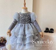 Elegantna dječja haljina sa šljokicama