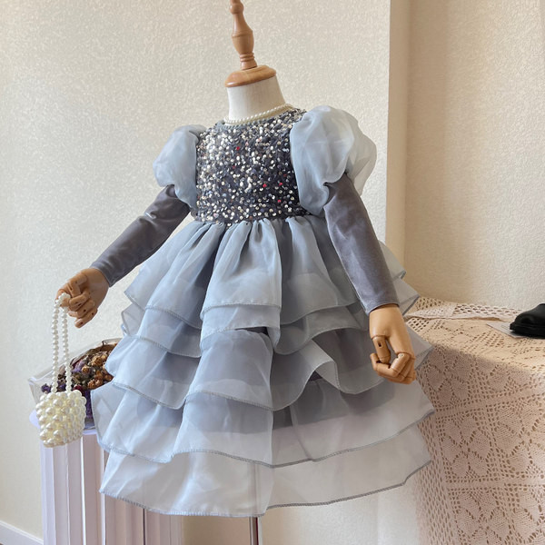 Elegantna dječja haljina sa šljokicama