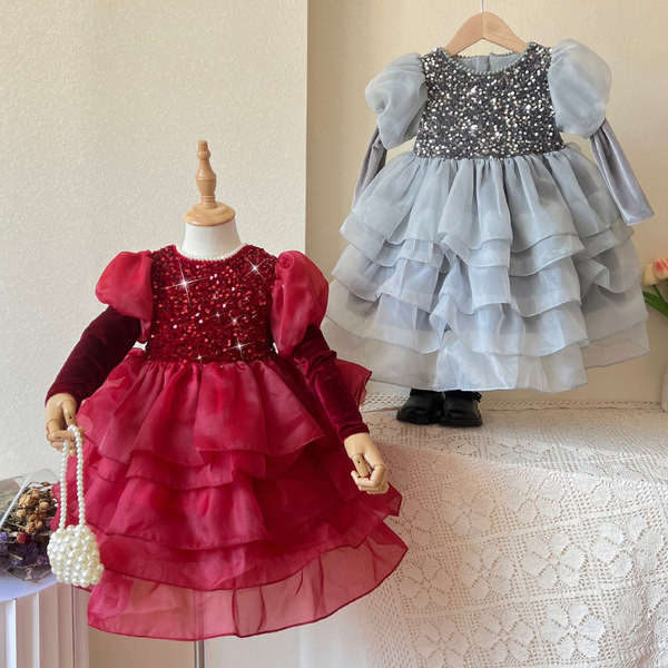 Elegantna dječja haljina sa šljokicama