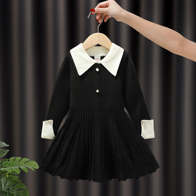 Dječja pletena haljina s dugim rukavima