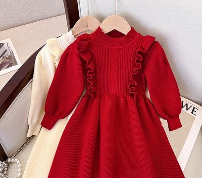 Παιδικό φόρεμα σε φίνα πλεκτό με μακριά μανίκια και κέντημα