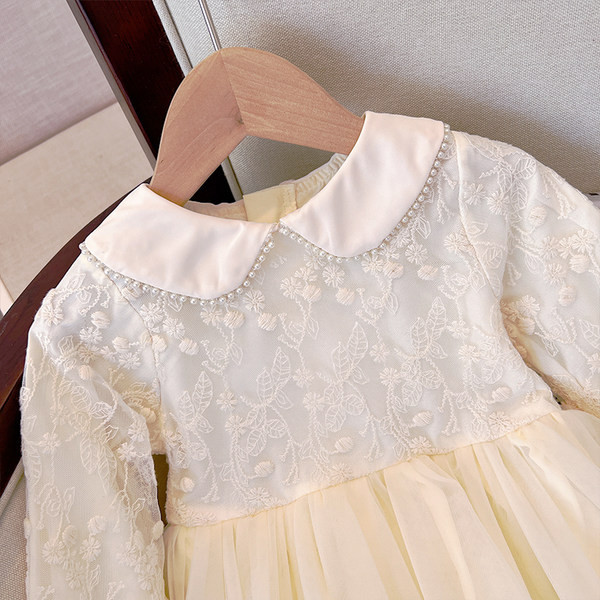 Naujo modelio vaikiška kirpimo suknelė su tiuliu