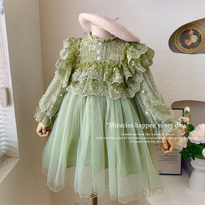 Elegáns gyerekruha lányoknak hímzéssel és tüllel