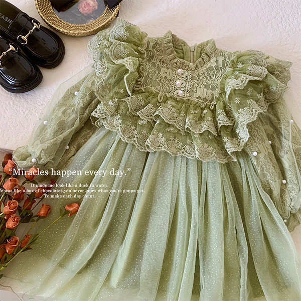 Elegáns gyerekruha lányoknak hímzéssel és tüllel