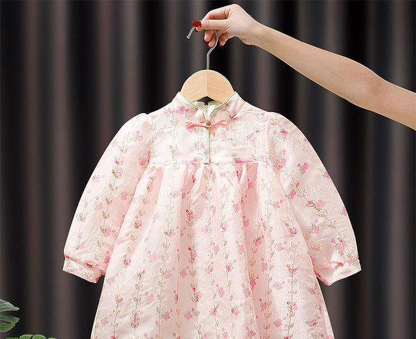 Vaikiška suknelė mergaitėms su gėlių raštu