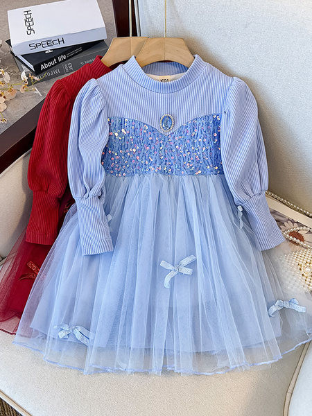 Suknelė mergaitei su kaspinu ir dekoratyviniu akmeniu