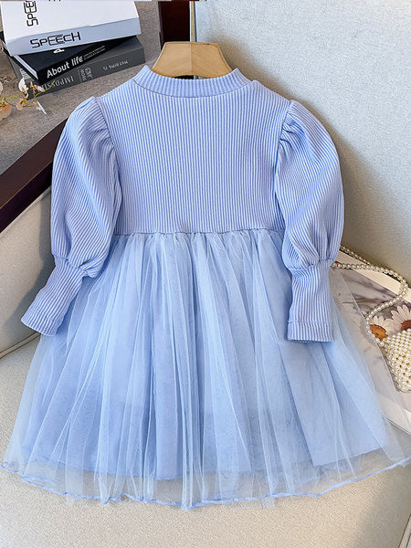 Suknelė mergaitei su kaspinu ir dekoratyviniu akmeniu