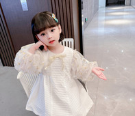 Elegantiška vaikiška suknelė su siuvinėjimu ir kaspinu