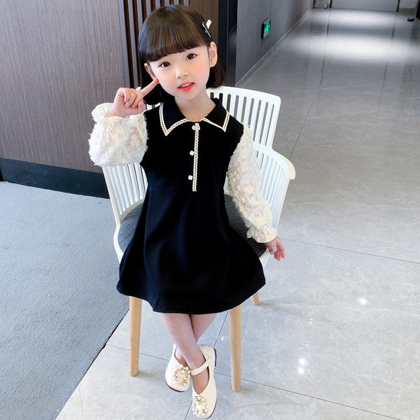 Madinga vaikiška suknelė ilgomis rankovėmis ir sagomis