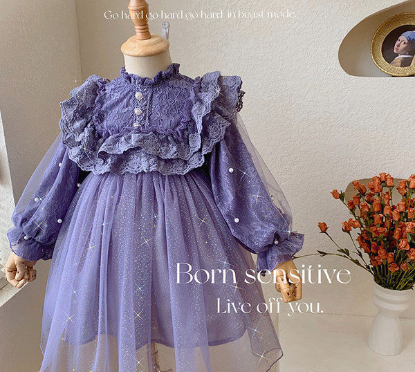 Moderna haljina s vezom i gumbima za djevojčice