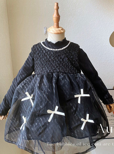 Elegantna dvodijelna haljina s vrpcama i biserima