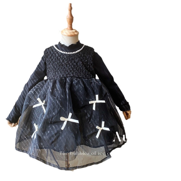 Elegantna dvodijelna haljina s vrpcama i biserima