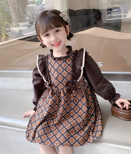 Naujo modelio vaikiška suknelė su garbanomis ir kaspinu