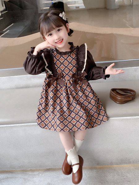 Naujo modelio vaikiška suknelė su garbanomis ir kaspinu