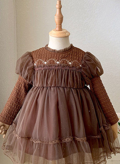 Elegantna haljina u dvije boje sa tilom i vezom