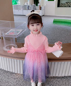 Novi model dječje izrezane haljine sa tilom