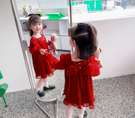 Šiuolaikinė vaikiška suknelė su kaspinu nugaroje - raudonos spalvos