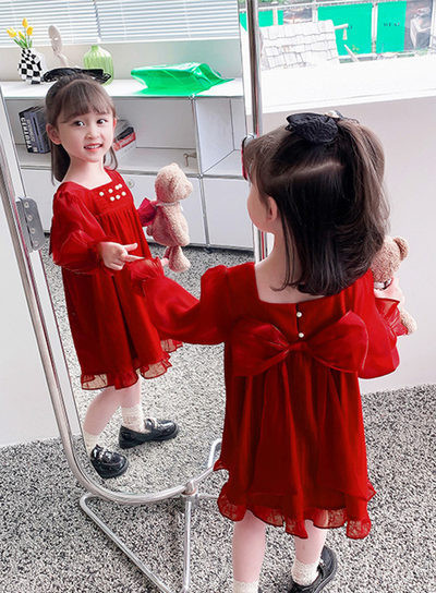 Šiuolaikinė vaikiška suknelė su kaspinu nugaroje - raudonos spalvos