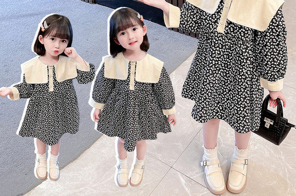 Ležerna haljina s cvjetnim motivima i kopčanjem na gumbe