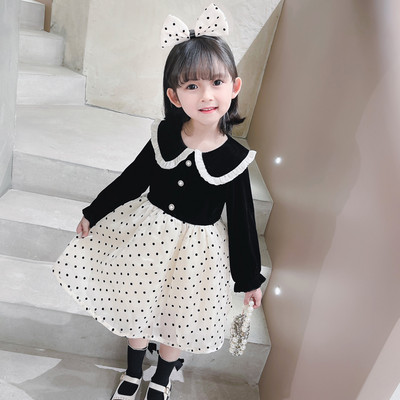 Rochie modernă pentru copii decupată cu buline